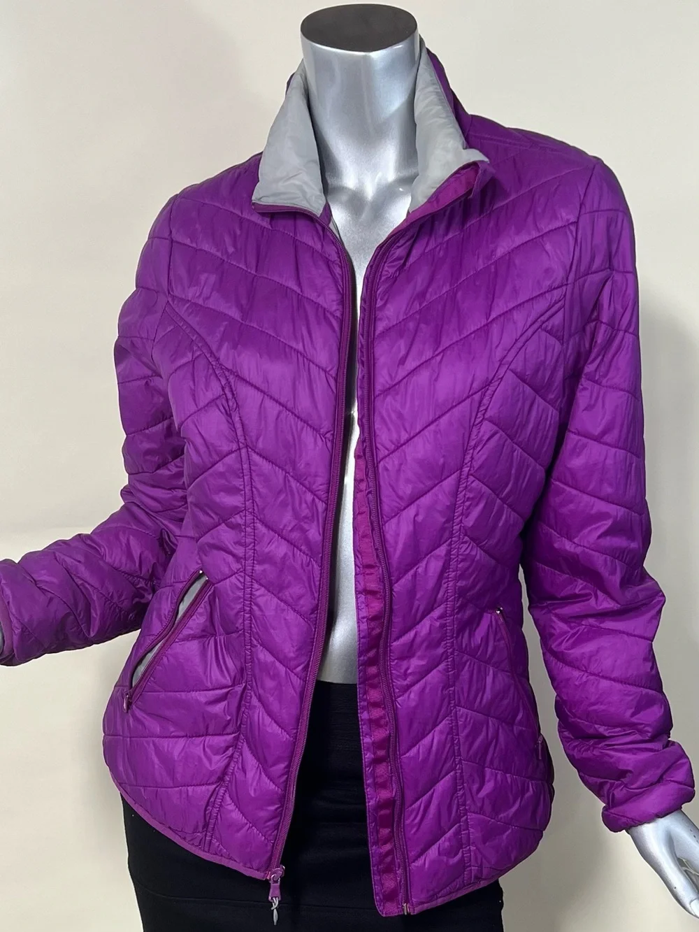 Tek Gear Women’s Medium Purple Puffer Lightweight Zip Up Jacket